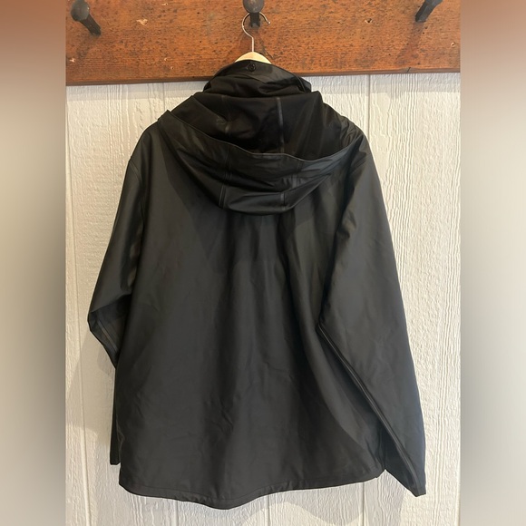 Helly Hanson men’s rain jacket - Picture 2 of 4